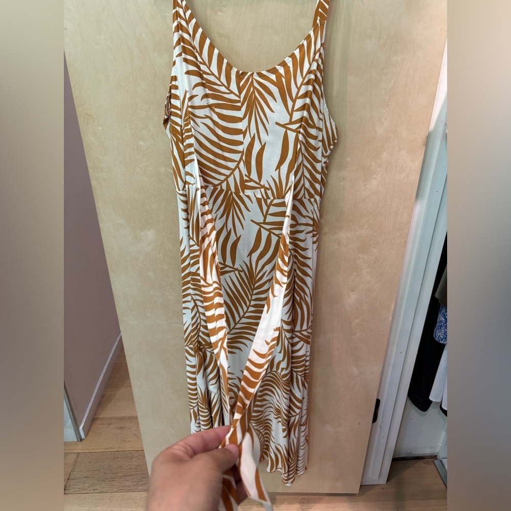 Vince Camuto Brown and White Leaf Print Dress - Picture 2 of 5
